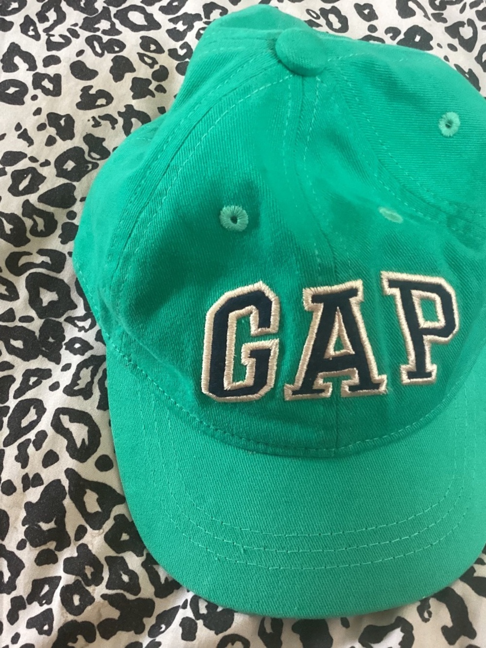 Brand new without tag GAP S/M  Kids Youth Hat Green Adjustable Hat